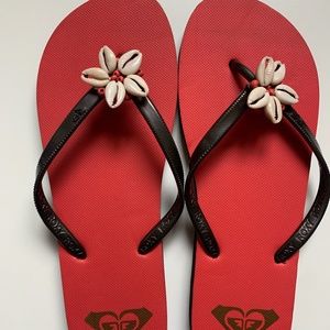 ROXY FLIP FLOPS NWOT